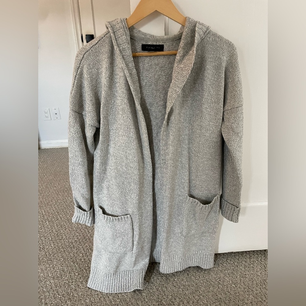 Tahari Light Gray Knit Sweater